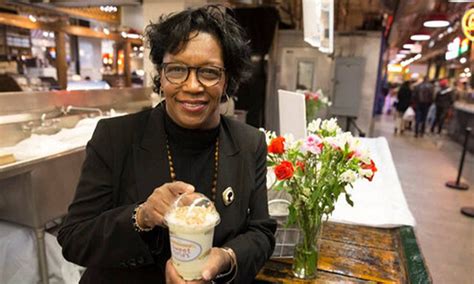 sweet nina|Art of Aging: Sweet Ninas day cart at Reading Terminal Market。